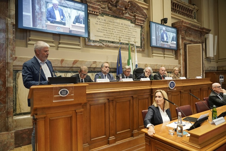 Foto 5 di 6