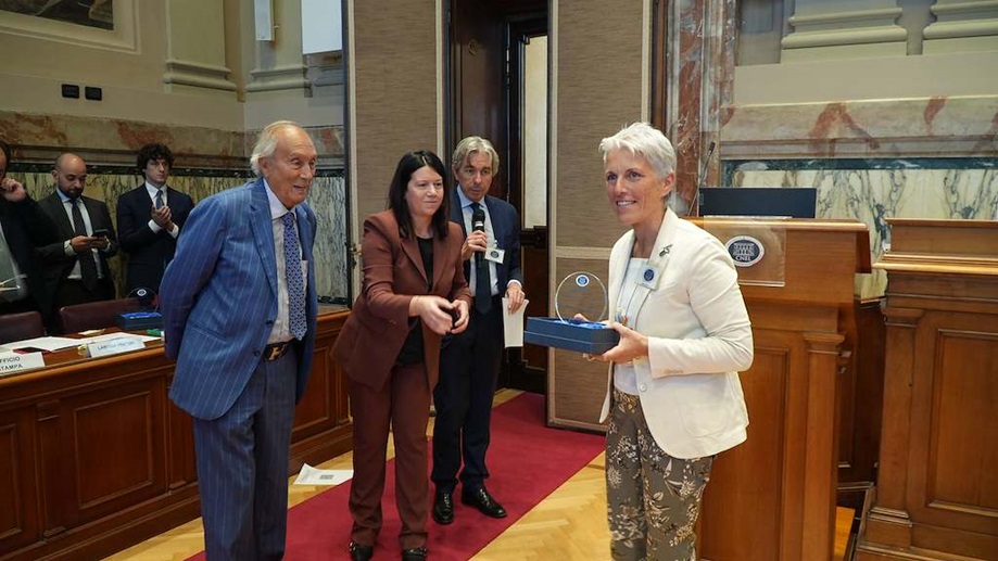 Foto 2 di 10